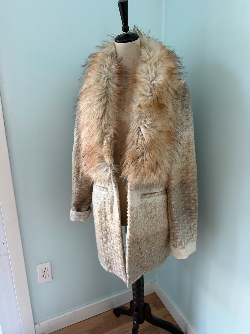 Donna Salyers Fabulous Furs Faux Fur Collar Textured Coat Beige Size Large Fall